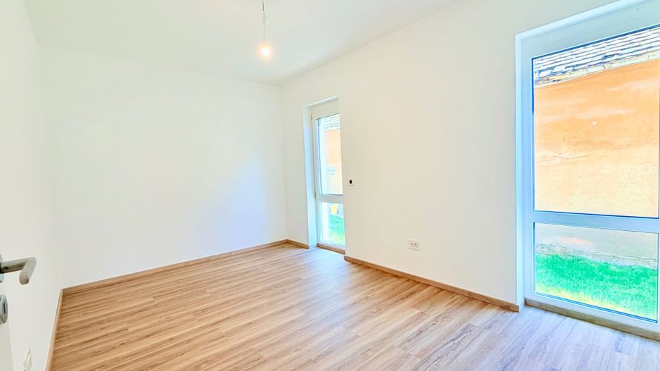 Casa parter prima închiriere – liniste si acces rapid spre centru - Poză 13