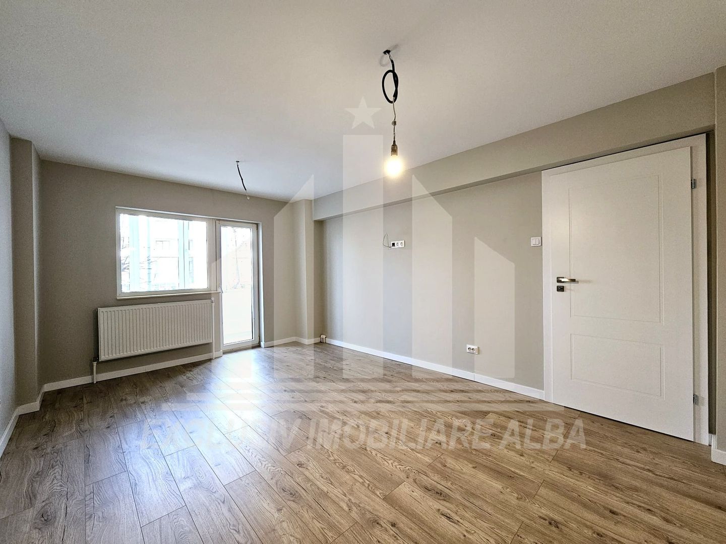 Apartament 4 camere decomandate | 85 mp | Etaj 1 | Cetate - Poză 2