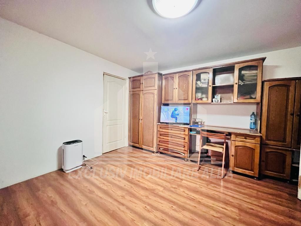 Apartament 2 camere Cetate cu gradina - Poză 1