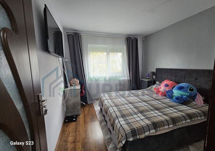 Vand apartament 2 camere zona zimbru - Poză 1