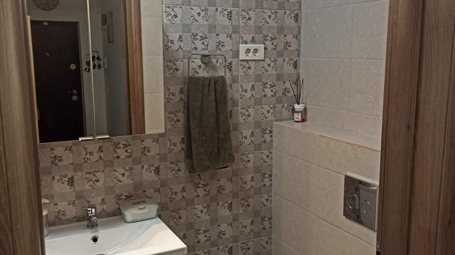 garsoniera total decomandata-42mp/metrou Berceni/3-5min pe jos - Poză 6