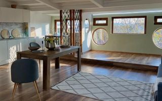 Apartament la mansardă de vânzare – Zona Erou Iancu Nicolae - Poză 2