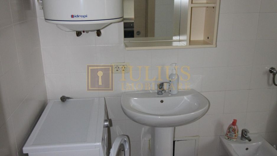 Se afla la 5 minute de Complex, ideal pentru studenti, centrala proprie - Poză 8