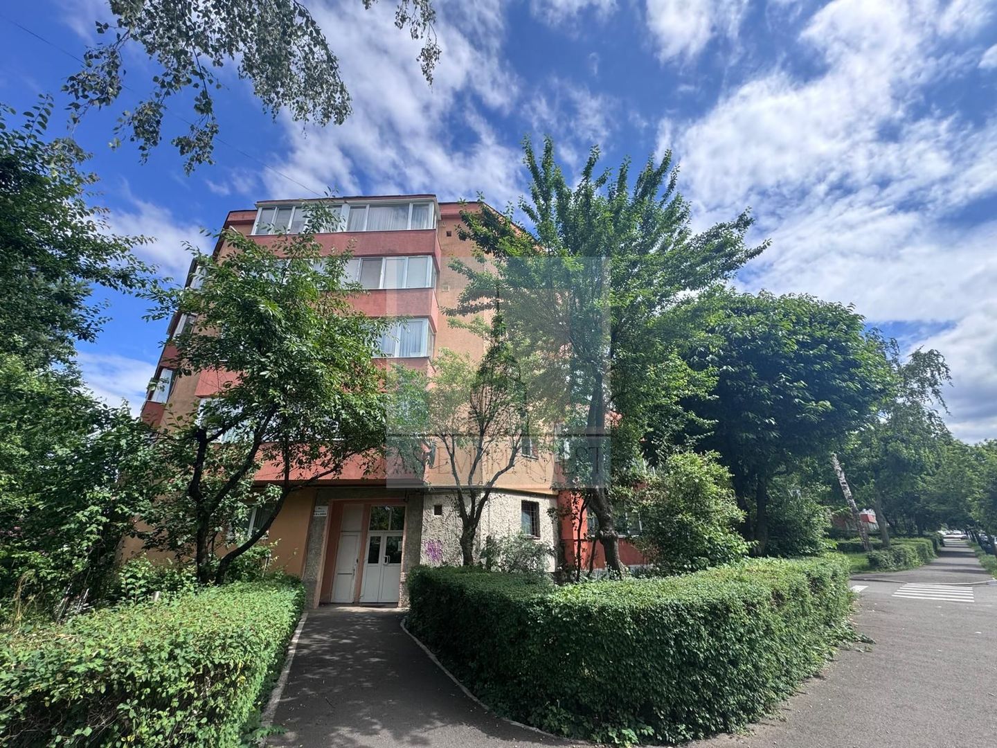 Apartament 2 camere de vânzare – Tractorul, str. Bronzului - Poză 1