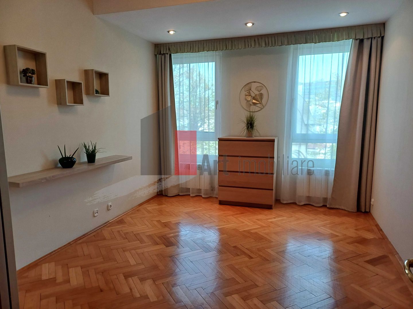 Universitate, apartament in bloc construit 2000, locuit/birou - Poză 9