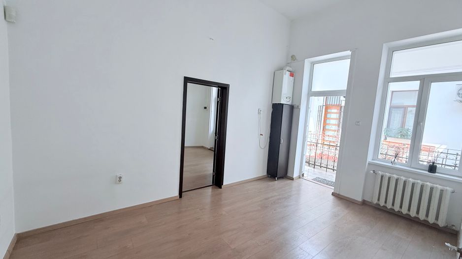 Apartament cu 1 camera de vanzare in Piata Mihai Viteazu - Poză 3