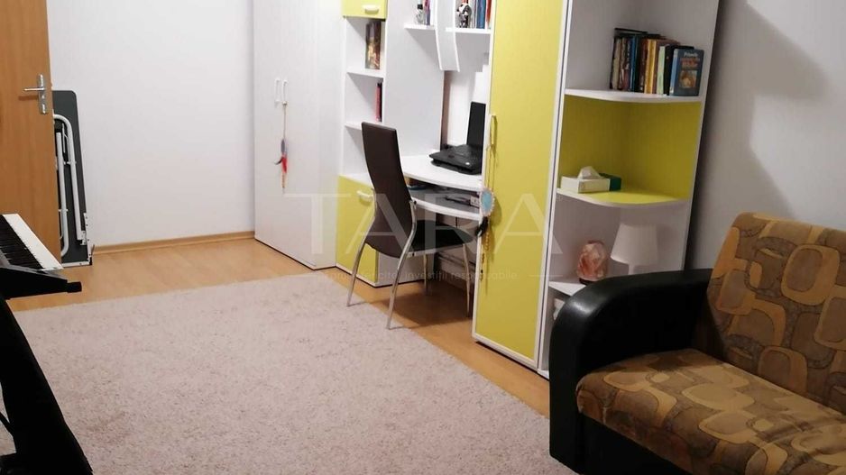 Apartament 70 mp, scara interioară, curte, parcare și boxă, mobilat. - Poză 5