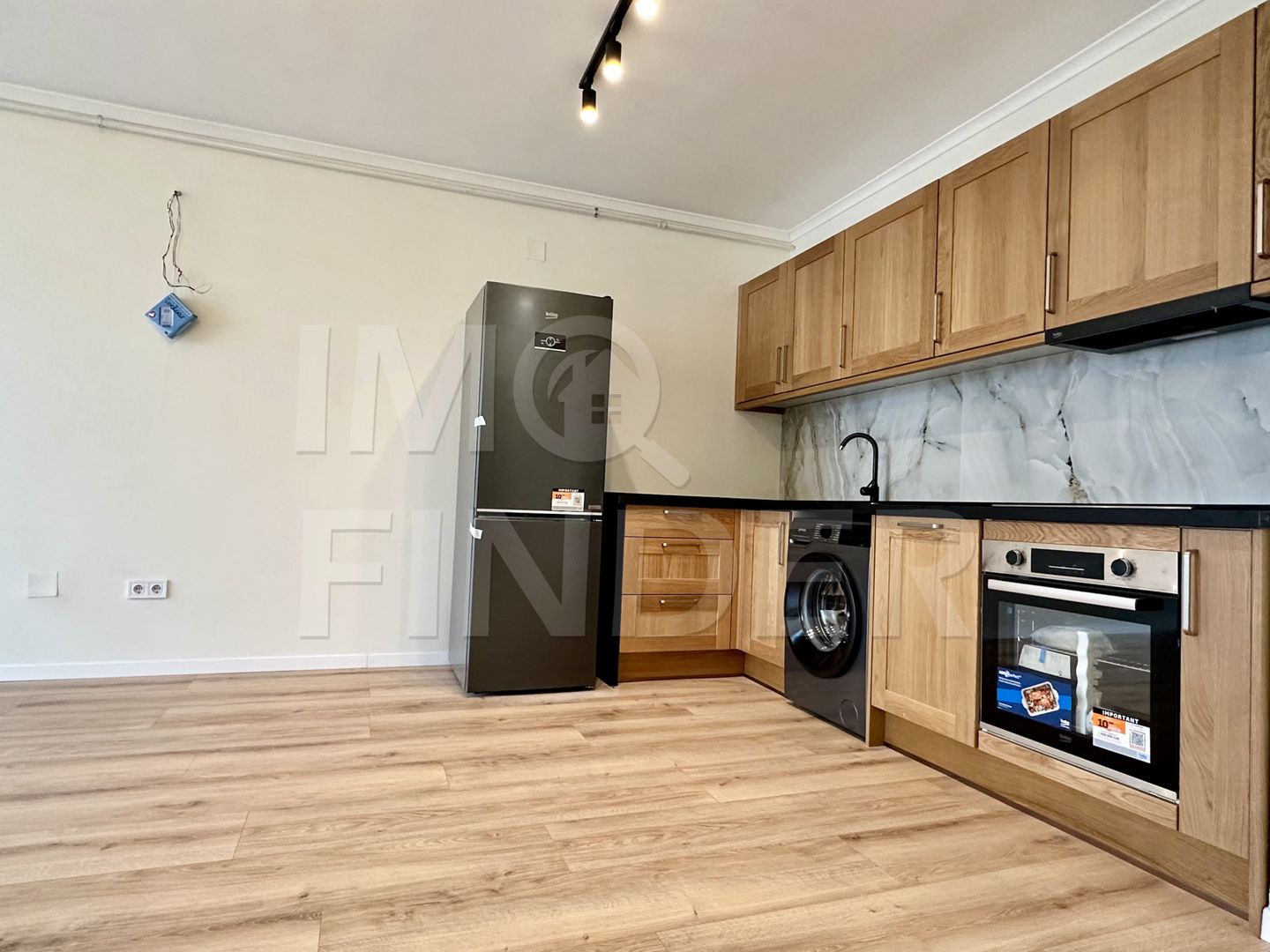 Vanzare 2 camere Floresti, IMOBIL PREMIUM, zona centrala cu CF - Poză 2