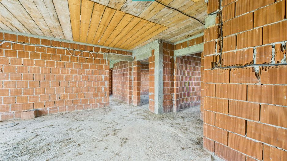 Casă la roșu, P+1, în localitatea Beliu, Arad - Poză 8