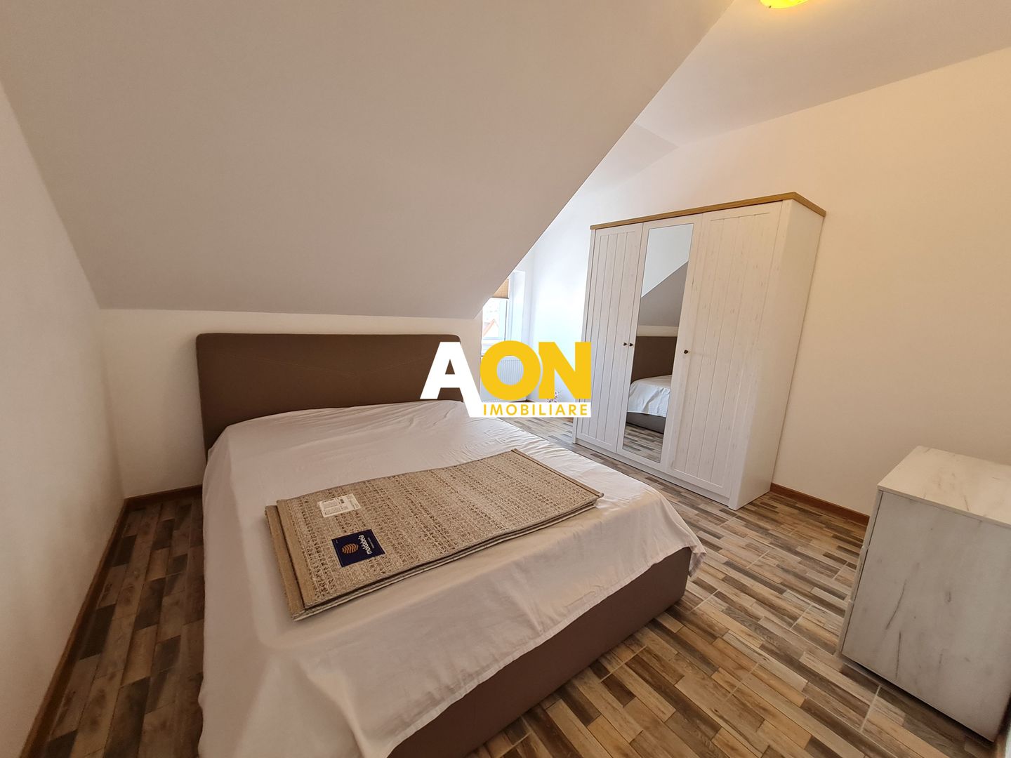 Apartament 3 Camere, 94 mp, Decomandat, Zona Foarte Buna - Poză 9