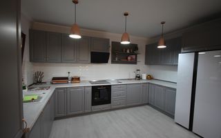 Modern si primitor - Poză 43