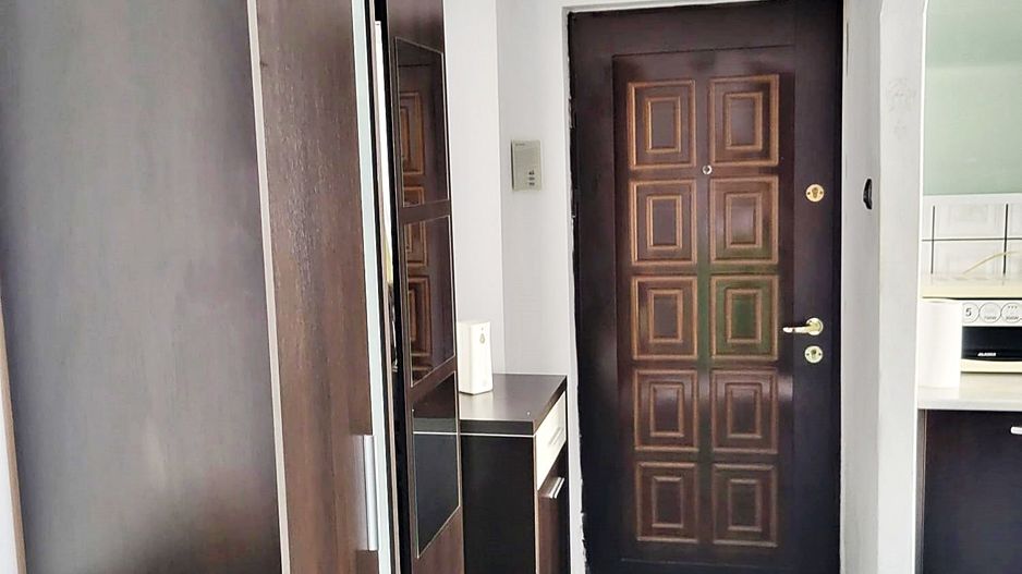 Codlea, apartament 2 camere decomandat, etaj 1, mobilat, 75000 euro - Poză 18
