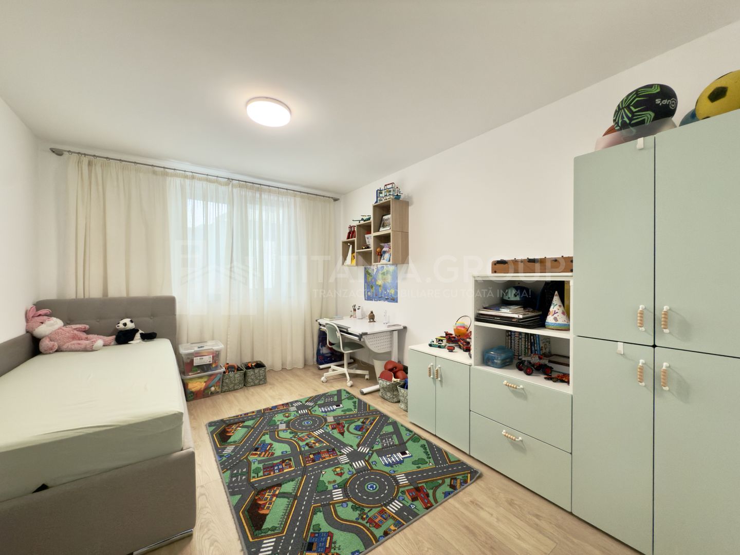 Apartament modern 3 camere, etaj intermediar + parcare - zona Coresi - Poză 7