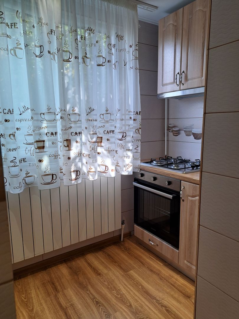 🏡 Apartament 3 camere, decomandat | Zona Sf. Vasile - Poză 2