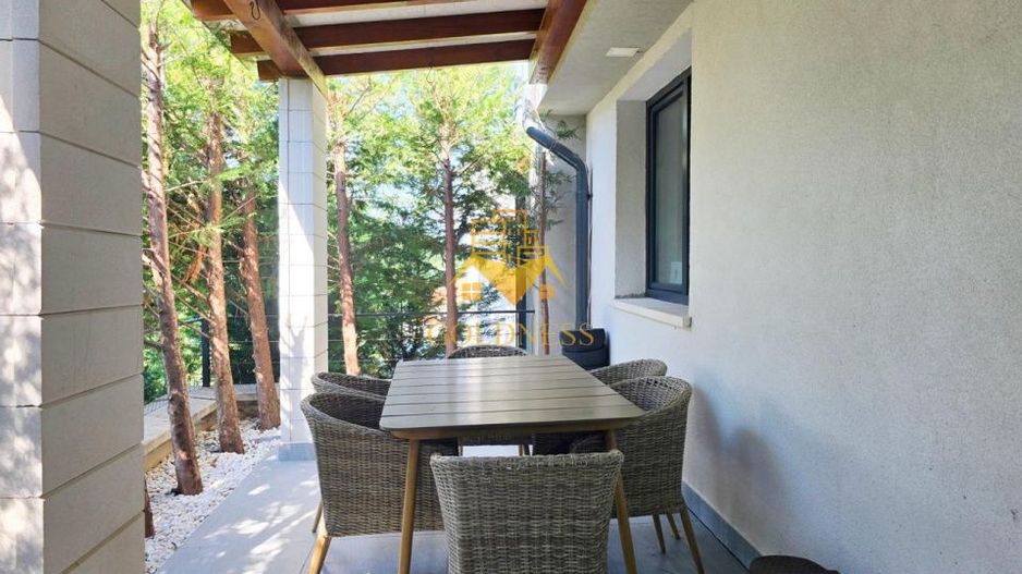 Casă modernă de vânzare, curte, 6 camere, parcare, Zona Vivo, Florești - Poză 4