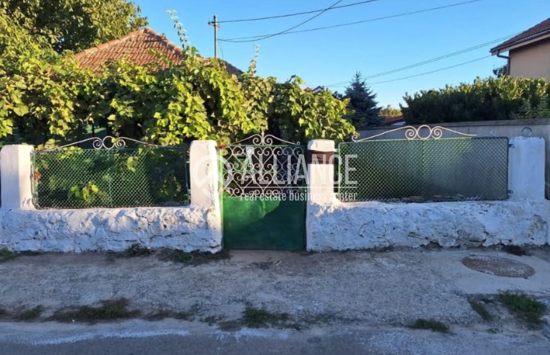 CUMPANA ( cod02) - Casa batraneasca 5 camere cu teren 491 mp - Poză 1