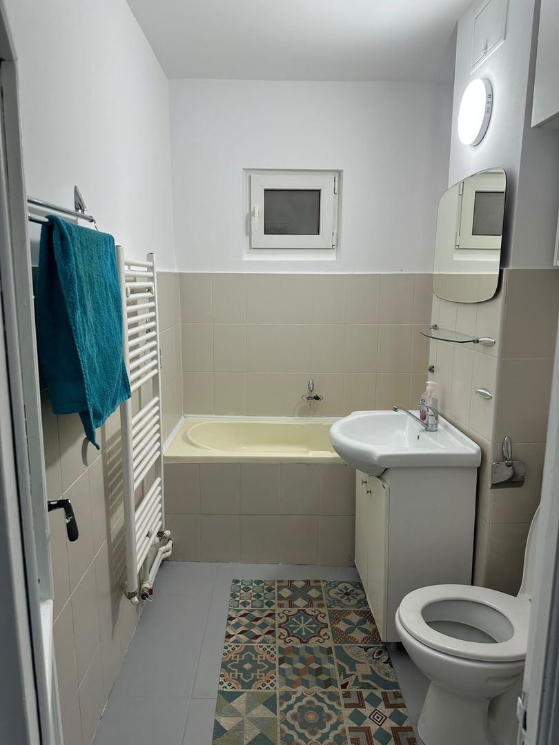 De vanzare apartament cu 3 camere, zona Faleza, etaj 7/8, 149.000 euro - Poză 3