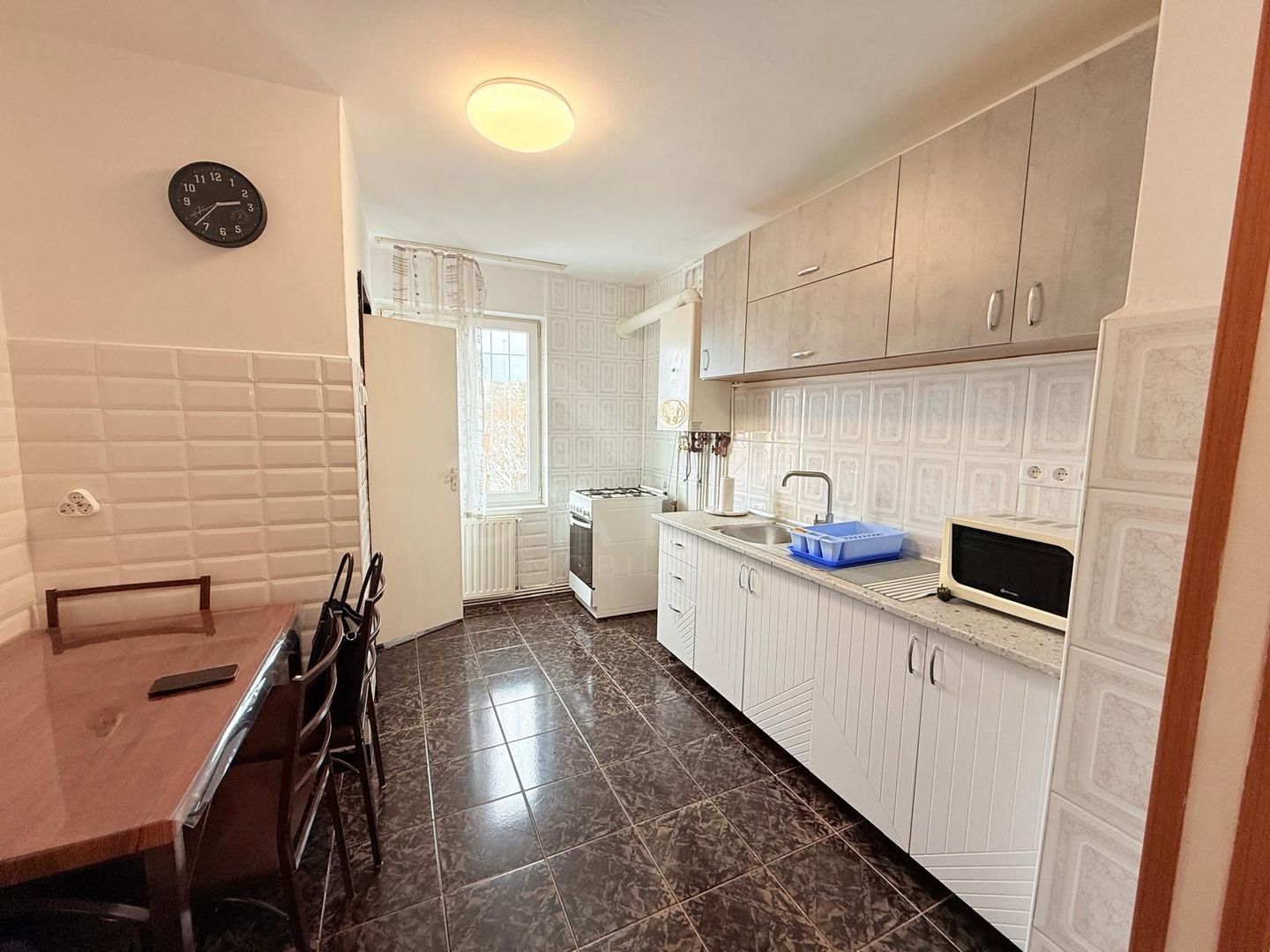 Apartament cu 2 camere de închiriat în Cornişa - Poză 3