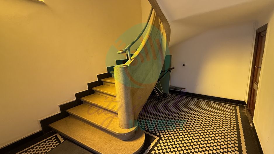 Apartament interbelic cu grădină și garaj - Poză 14