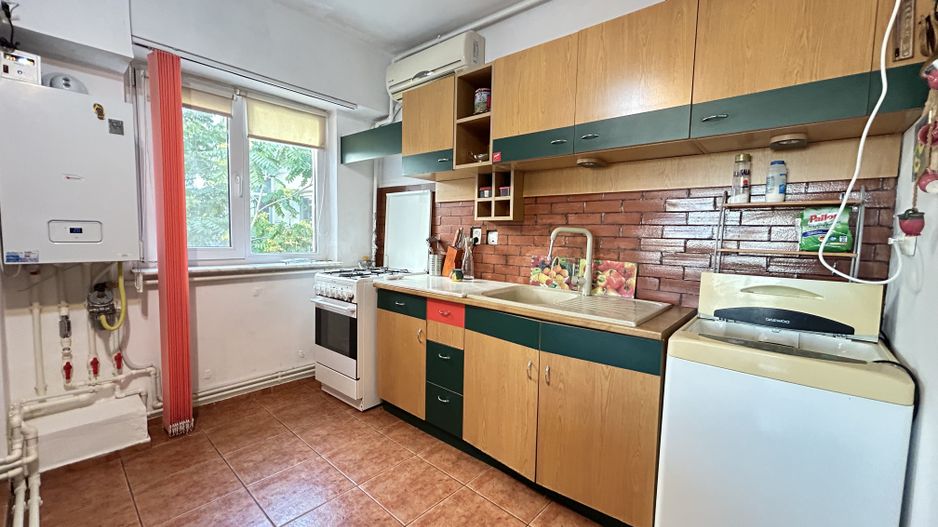 Apartament 3 camere Tomis Nord - 2 gr sanitare - centrala termica - Poză 3