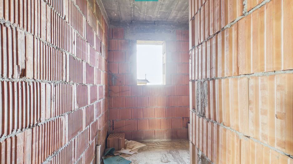 Casă la roșu cu  6 camere,  teren 500 mp în Aluniș - Poză 12