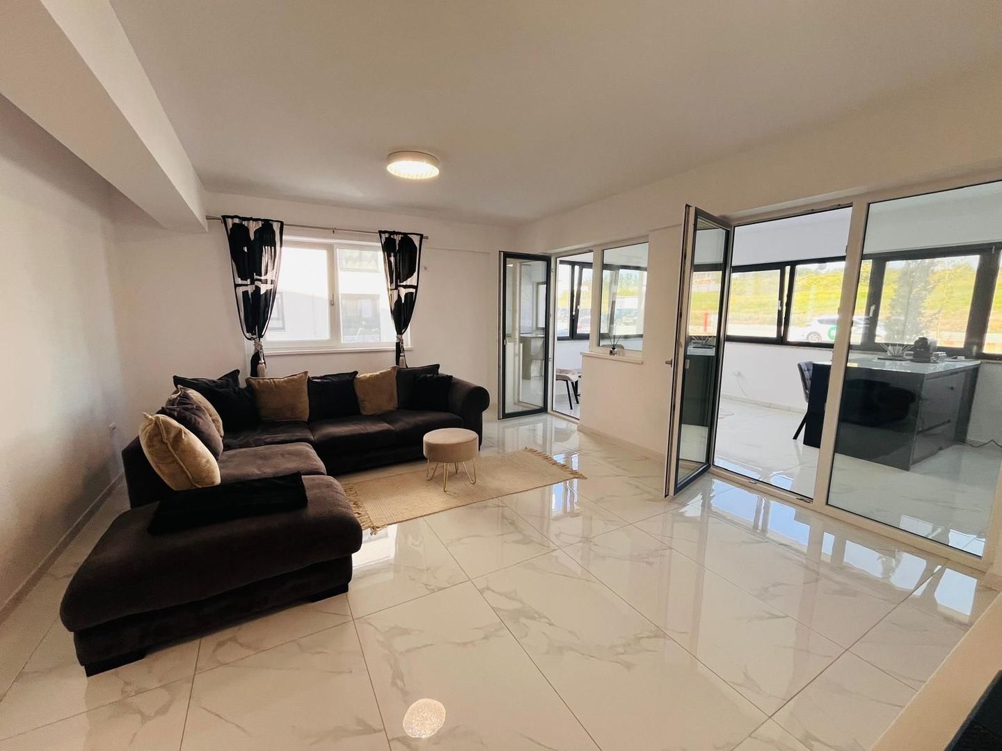 Eleganta si confort | 2 camere in bloc nou, parcare – zona Panoramic - Poză 19