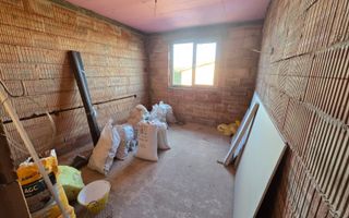 Casă la roșu la 165000 euro I Pe teren de 32 de ari I Măneuți - Poză 6