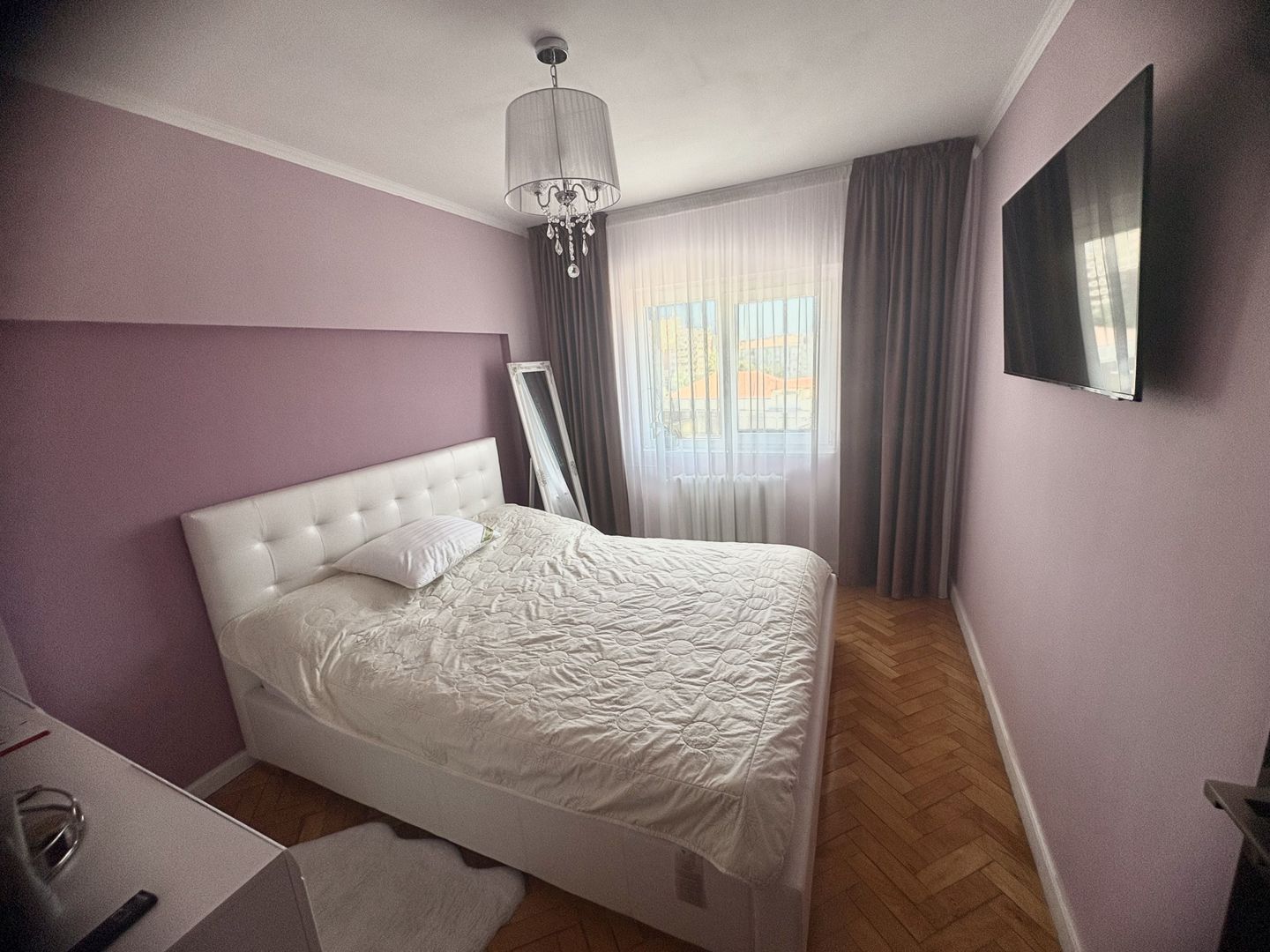 Apartament cu trei camere de vânzare, renovat complet, central - Poză 3