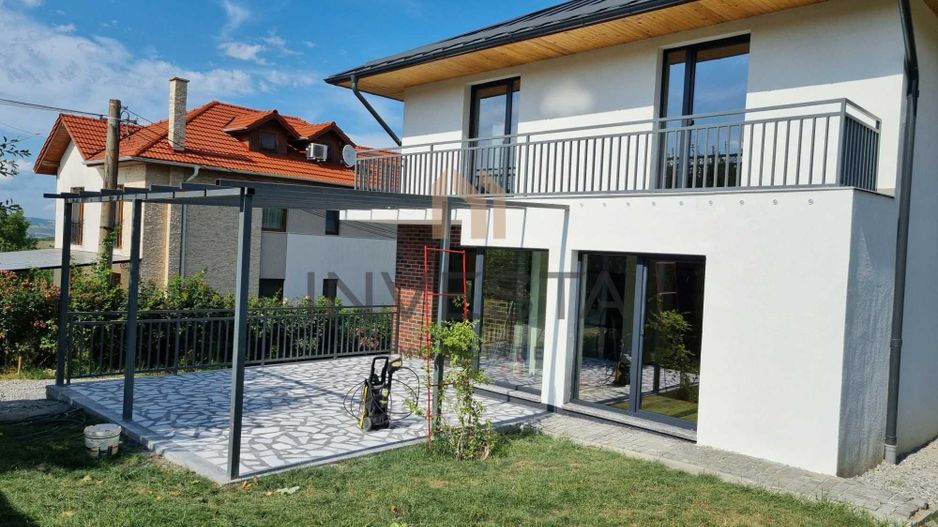 Casa de inchiriat cu curte de aproximativ 400 mp, cartier Borhanci - Poză 1