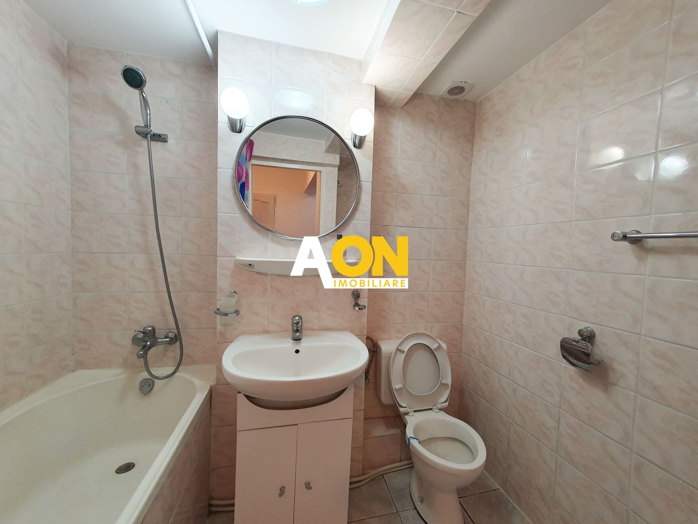 Apartament 4 camere, 97 mp utili, mobilat, utilat, et. 3, ultracentral - Poză 12