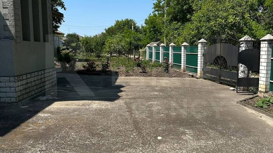 Vânzare 2 case pe un teritoriu, situată pe satul. Marandeni. - Poză 25