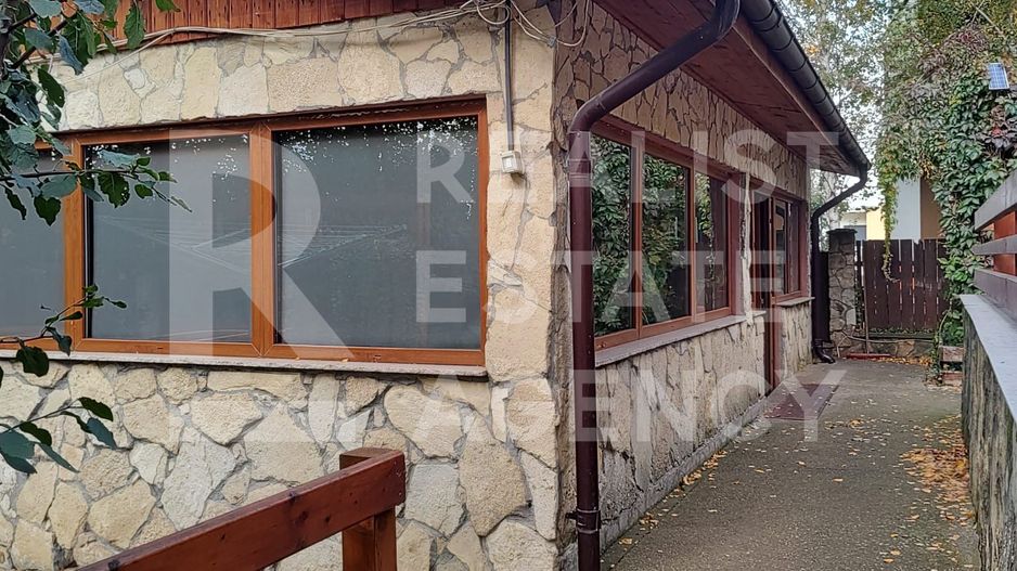 Vilă individuală 430 mp utili, teren 2.000 mp, panouri solare - Poză 23