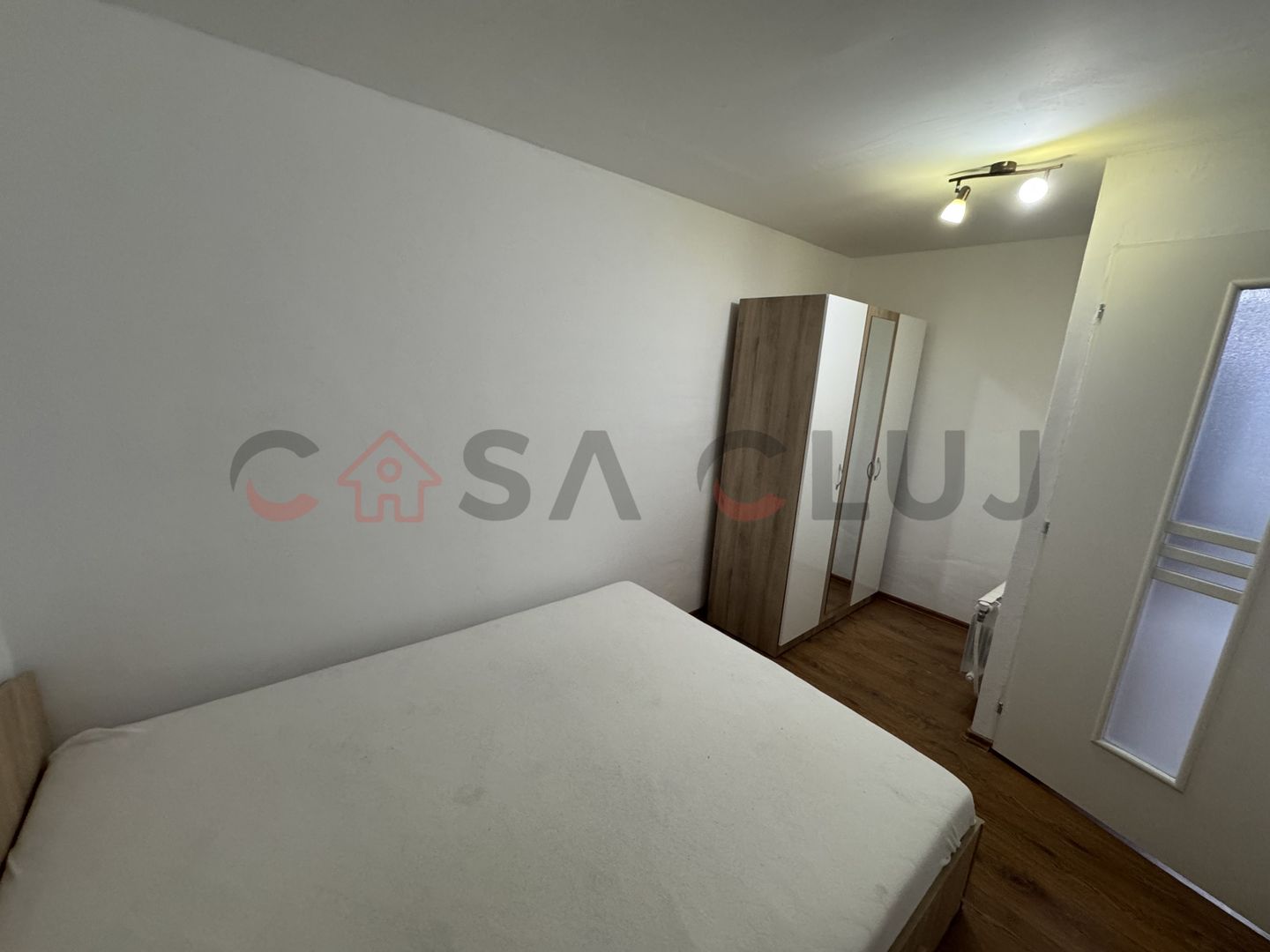 Casă cu curte comună, Zona Sala Sporturilor! - Poză 2