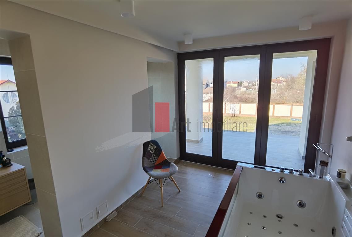 VIla 11 Camere Cernica - Poză 4