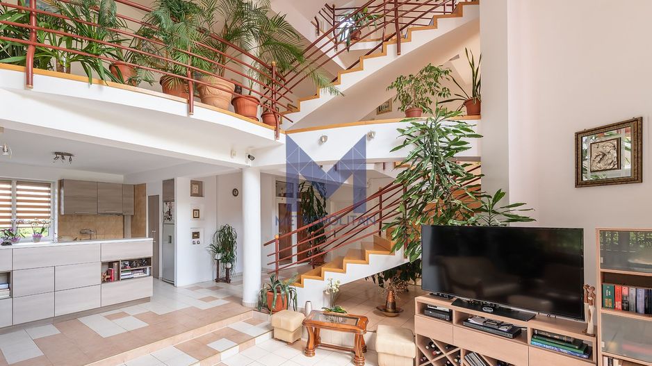 Vilă cu 1.350 mp teren în mijlocul orașului Grădina Botanică - Poză 8