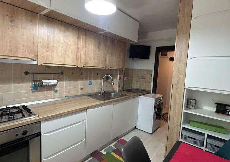 2 camere de închiriat – la 4 minute de metrou - Poză 1