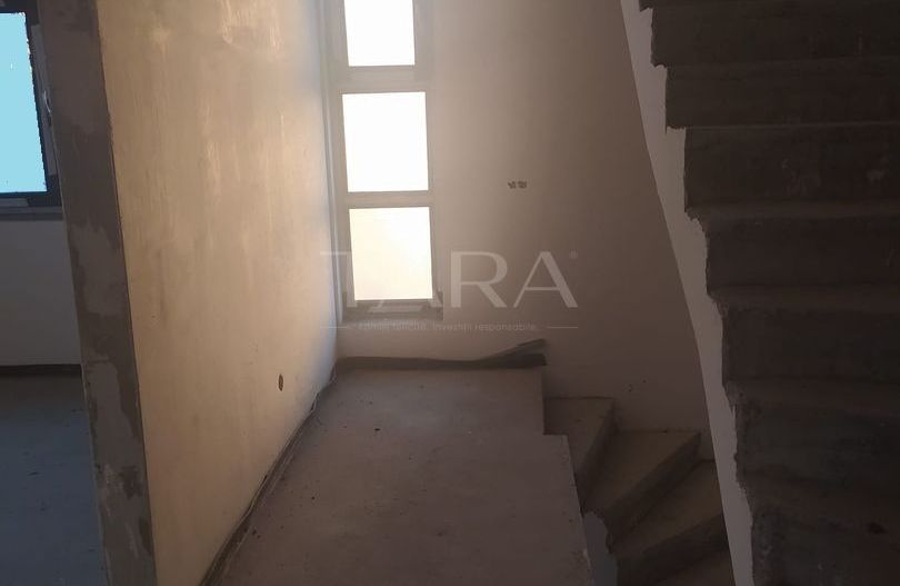 Casa de vanzare tip duplex in cartierul Europa,zona Bibescu - Poză 6