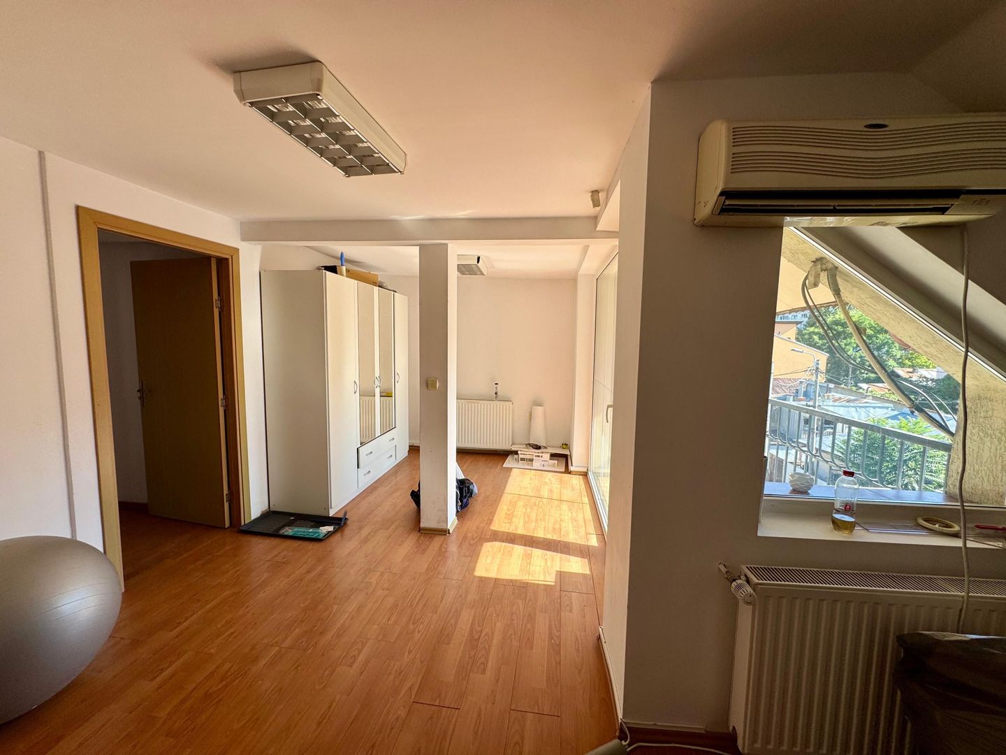 OPORTUNITATE - vila-curte individuala-garaj la Domenii-Popisteanu - Poză 3