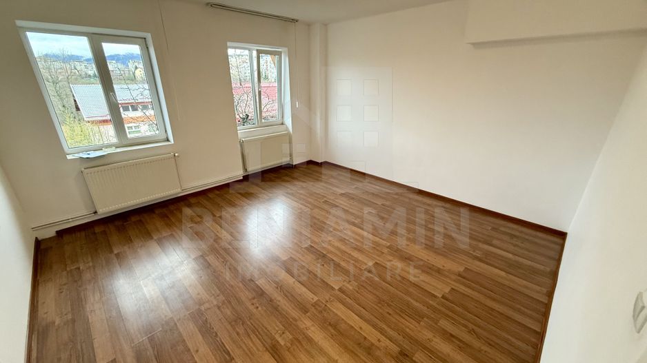 2 camere - 55mp - etaj 3 - centrala proprie - parcare - Central - Poză 1