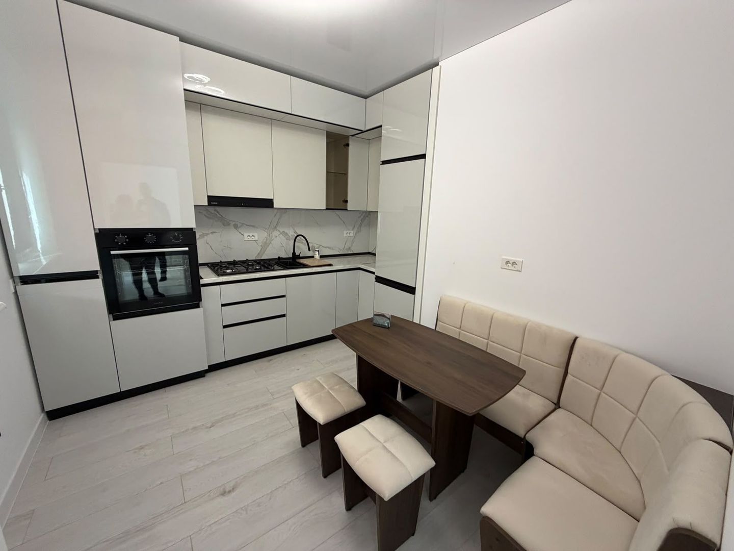 AP. 2 CAMERE- CRISTAL RESIDENCE, PARCARE INCLUSA, BLOC NOU, CENTRALA - Poză 6