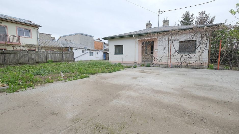 RAHOVA-Str. Muntii Carpati, cu pozitie de colt, casa si teren 580 mp. - Poză 1