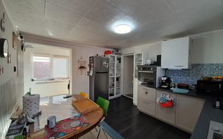 Se vinde casa in Apahida zona bună ! - Poză 1