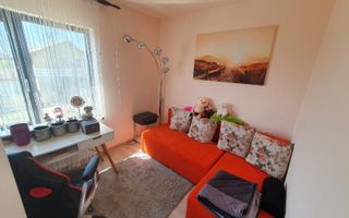 Casa cu 4 camere si garaj - Poză 8
