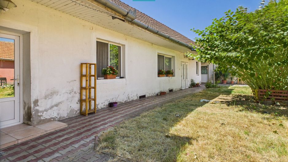 Casă cu 2 corpuri independente în Aradul Nou - Poză 3