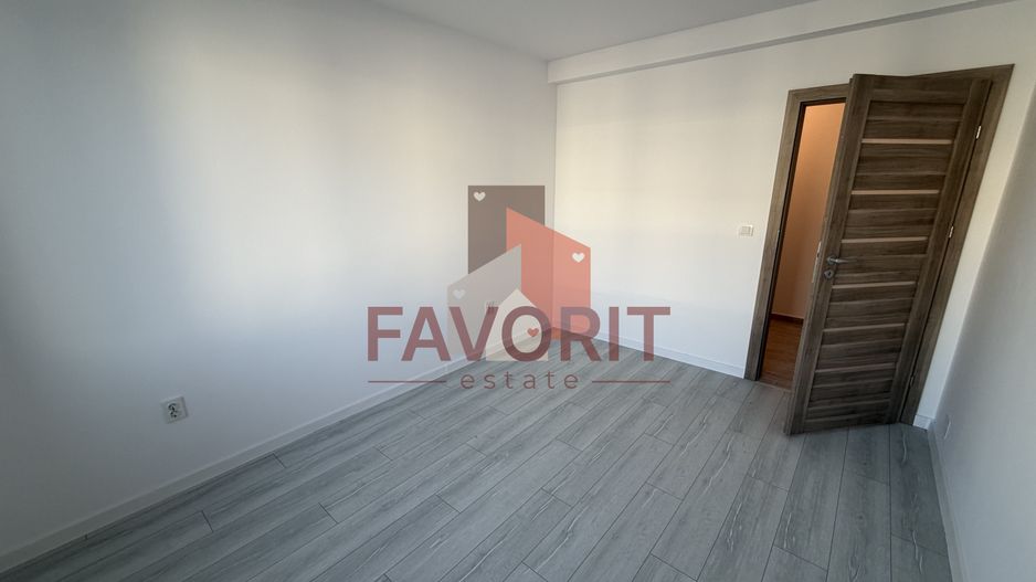 Etaj 2. Disponibil imediat. Decomandat. TVA 21% inclus in pret - Poză 9