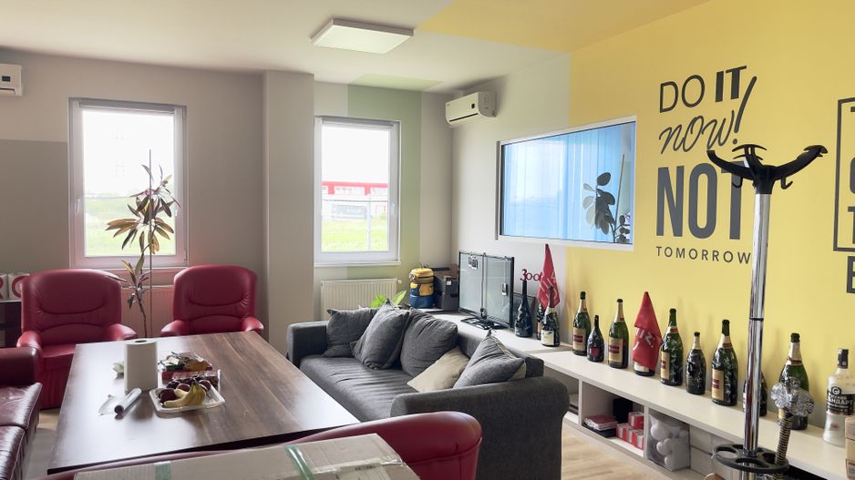 Cladire birouri cu parcari in incinta privata - Poză 6