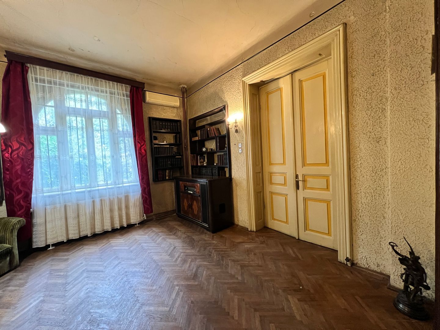 Casă interbelică de închiriat – Str. Barbu Văcărescu nr. 33 - Poză 9