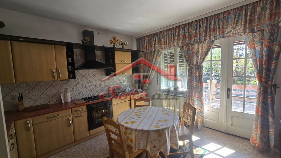 Vilă elegantă și casă independentă pentru oaspeți - Banesti - Poză 32