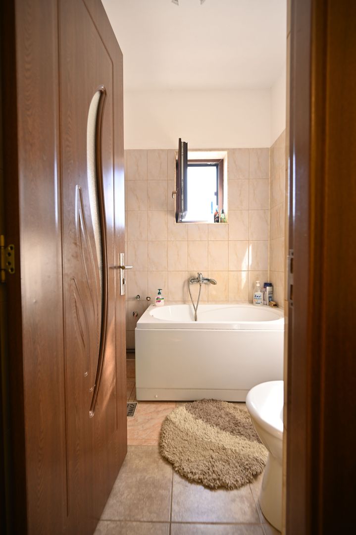 Casa P+1E, cu anexe si hala - Poză 9