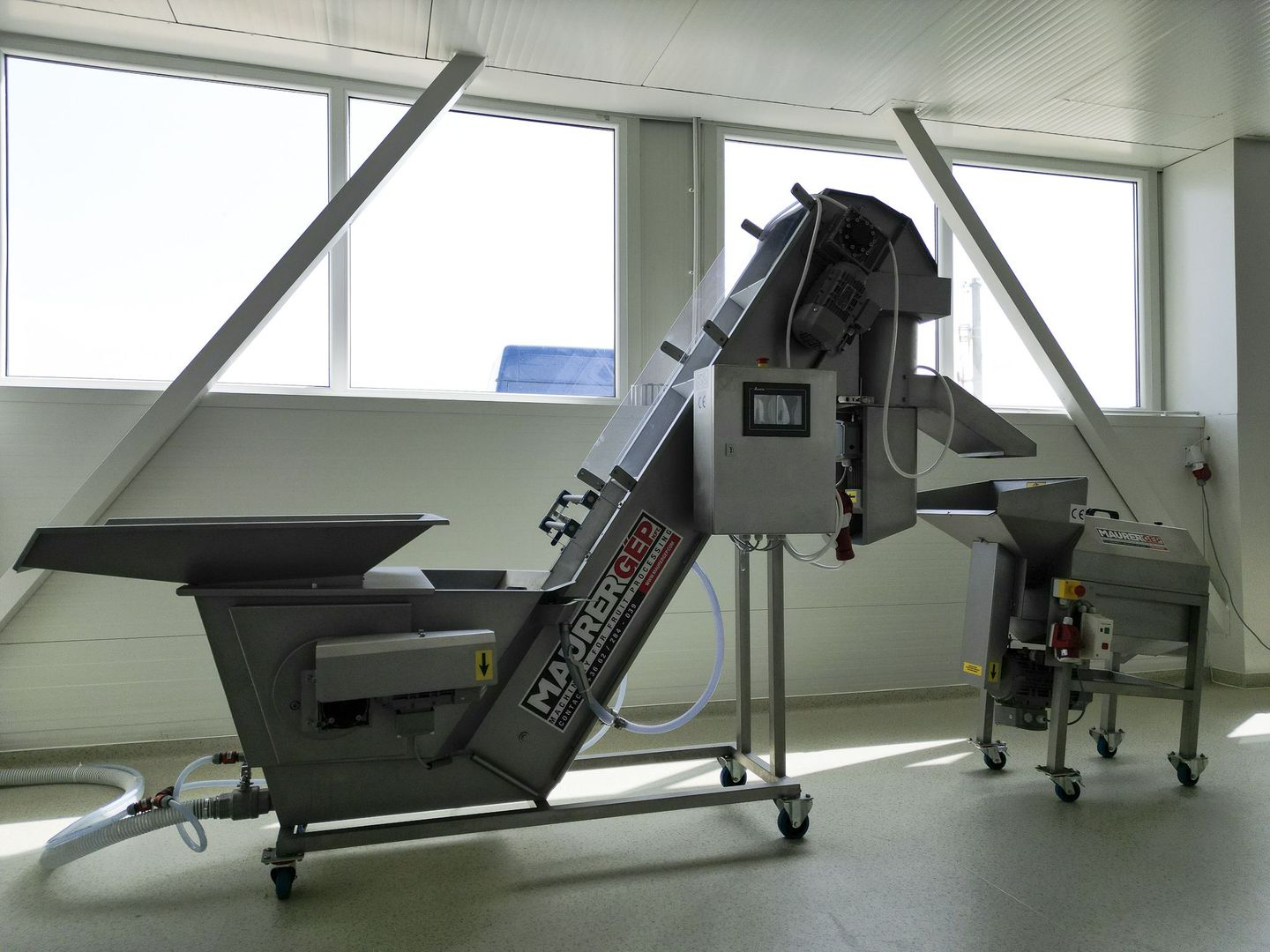 Oportunitate investiție: Livadă de Cireși și Hală - Poză 13